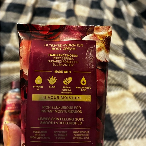 Bath & Body Works Covered in Roses Collection 4 Pc Set - Picture 2 of 5